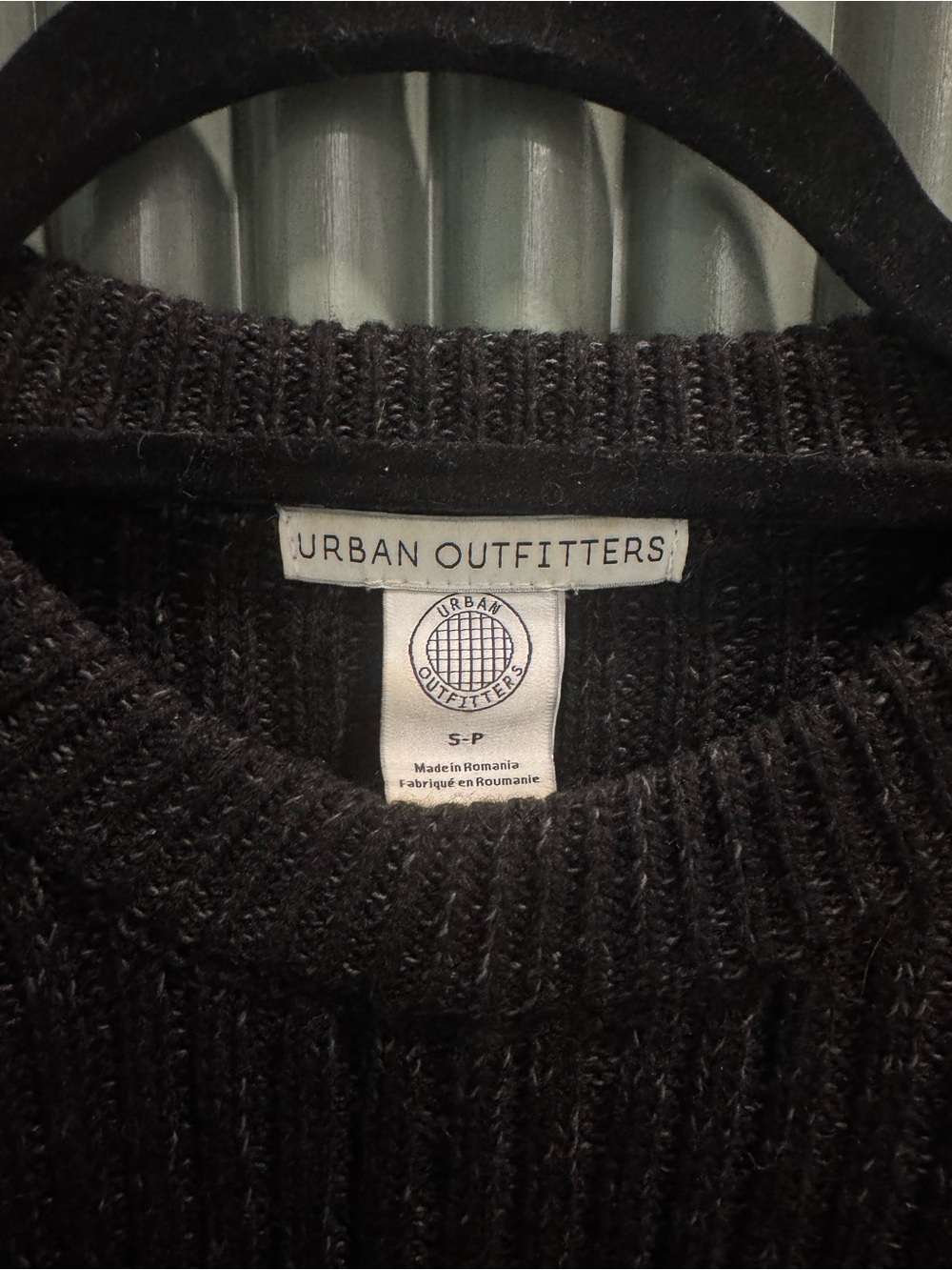 Urban Outfitters Black Ribbed Cropped Crew Sweater - Picture 3 of 4